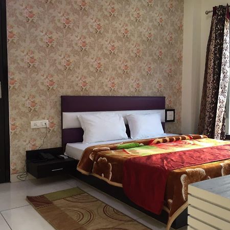 Oyo 30415 Hotel White City Anandpur  Εξωτερικό φωτογραφία